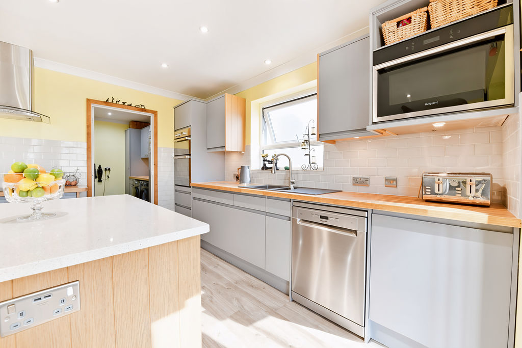 Kitchen- click for photo gallery